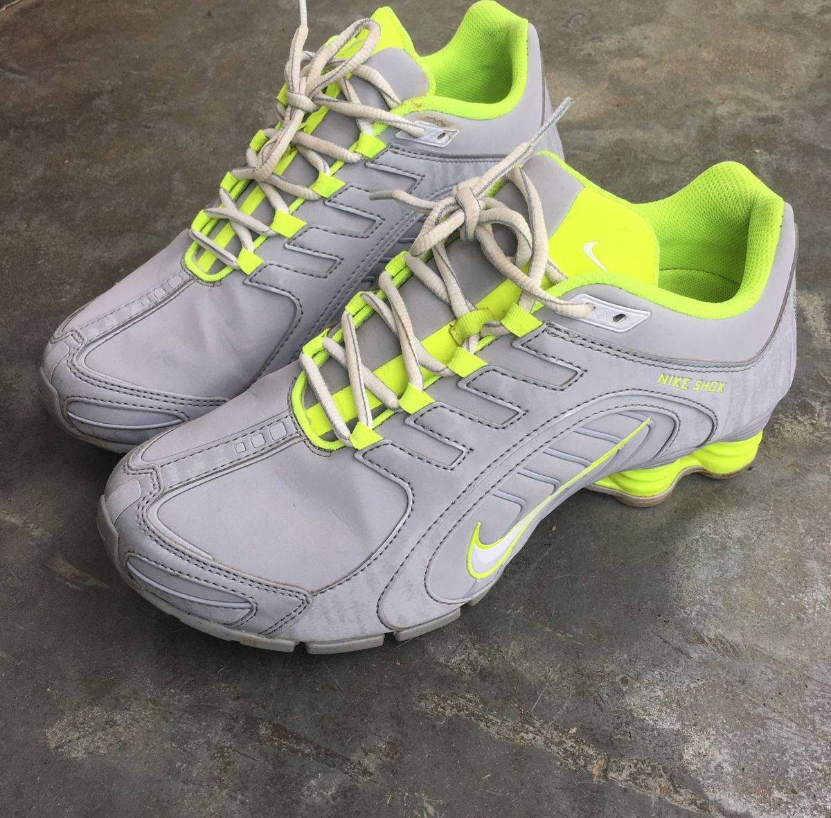 nike shox cinza e verde