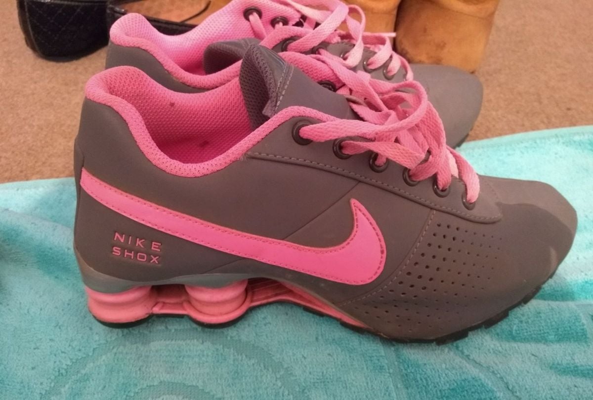 nike shox cinza com rosa