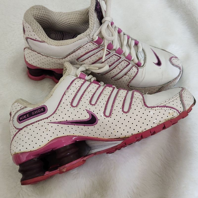 Tenis nike shox feminino branco hot sale e rosa