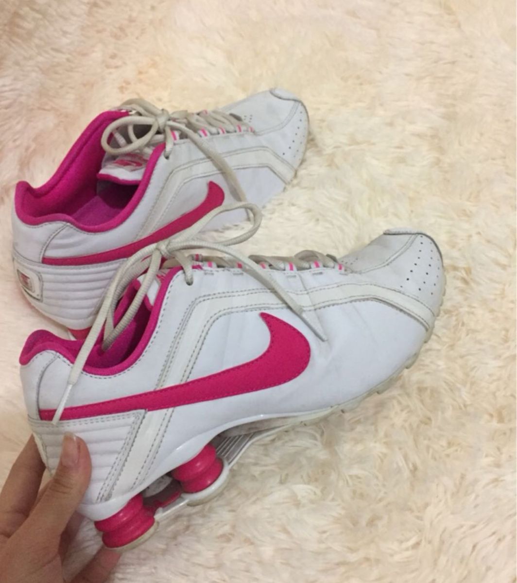 nike shox branco e rosa