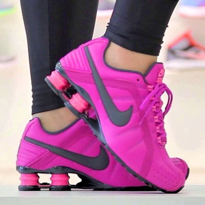 Nike shox store hot pink