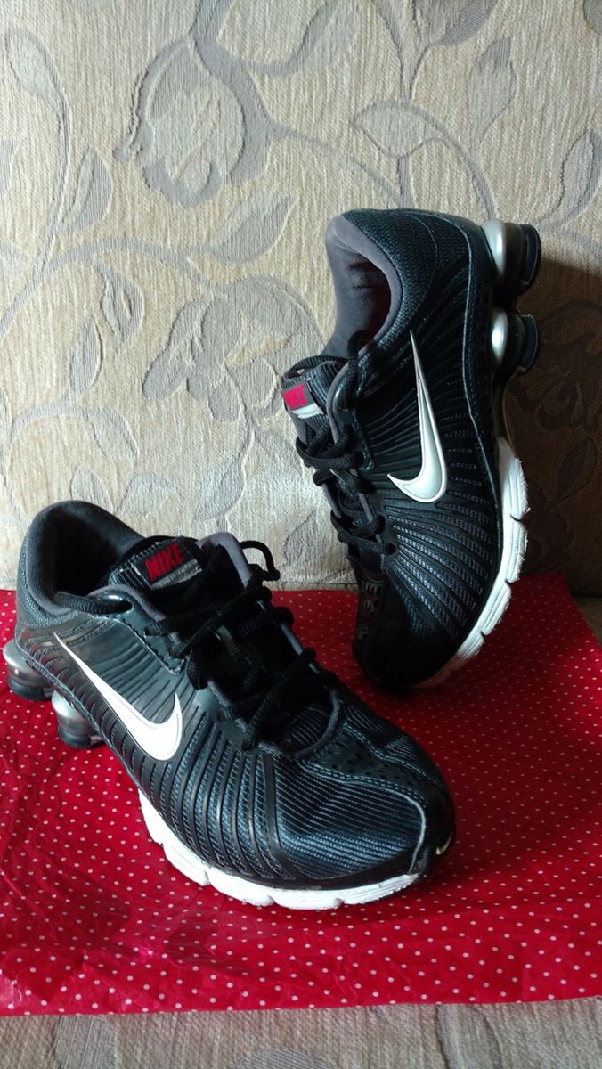 tenis nike rosa transparente