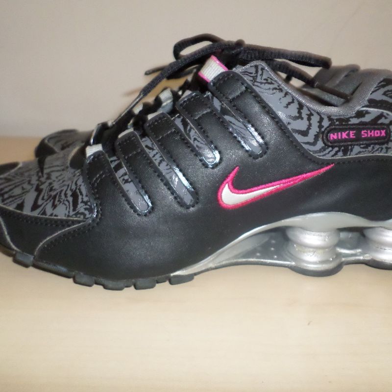 Nike shox nz store womens black pink