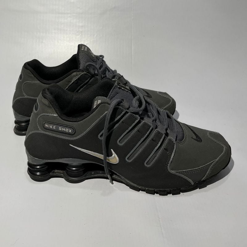 Nike store shox grey