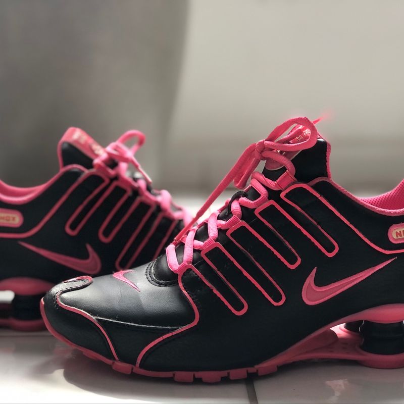 Nike shox nz feminino preto hot sale e rosa