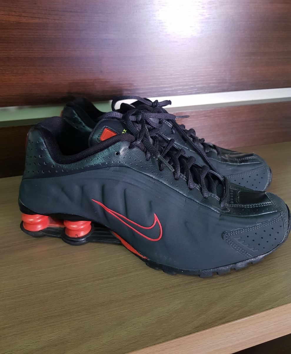 nike shox couro