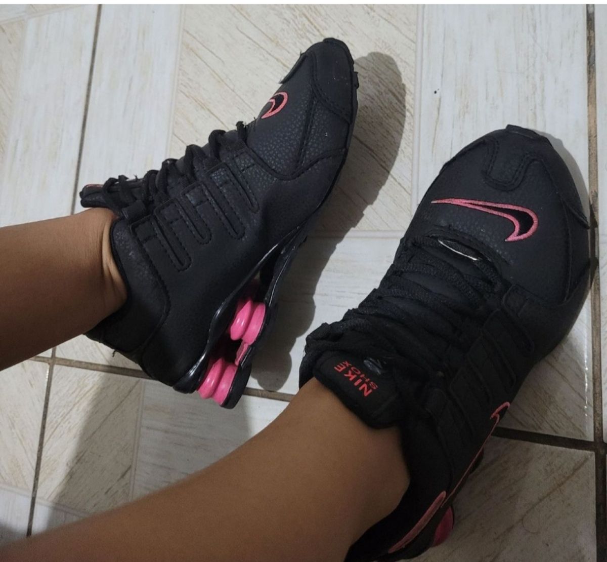 Nike Shox Preto/Rosa Tênis Feminino Nike Usado 84614302 enjoei