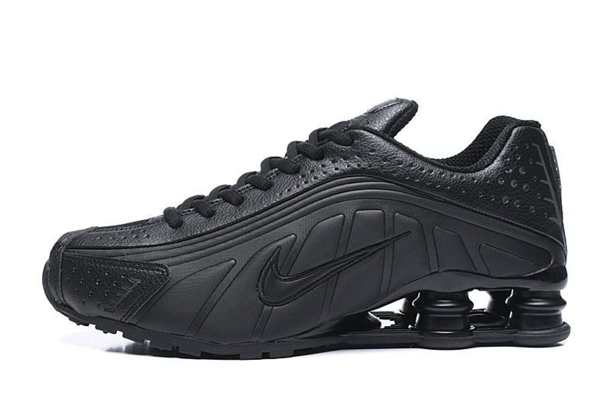 All black shop r4 shox