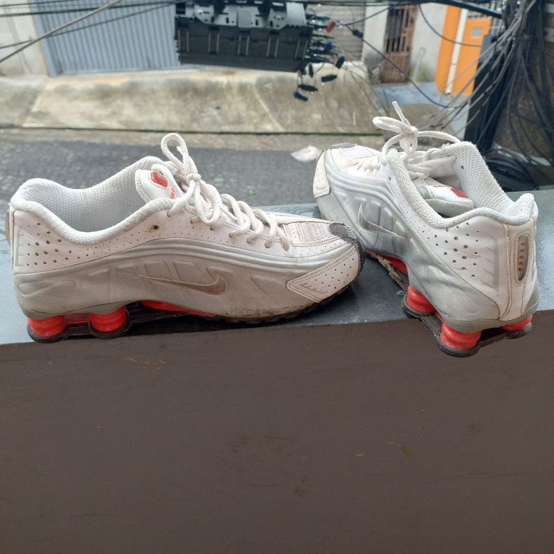 Nike shox best sale vermelho e branco