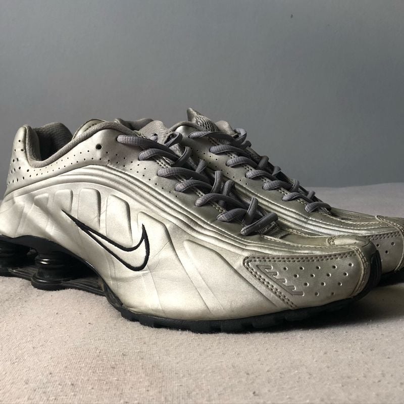 Nike store silver 42