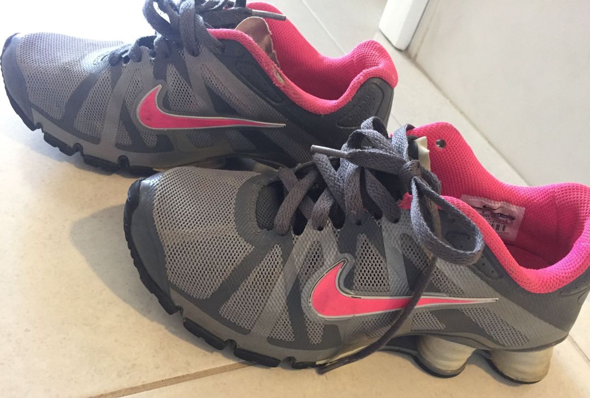 nike shox cinza e rosa