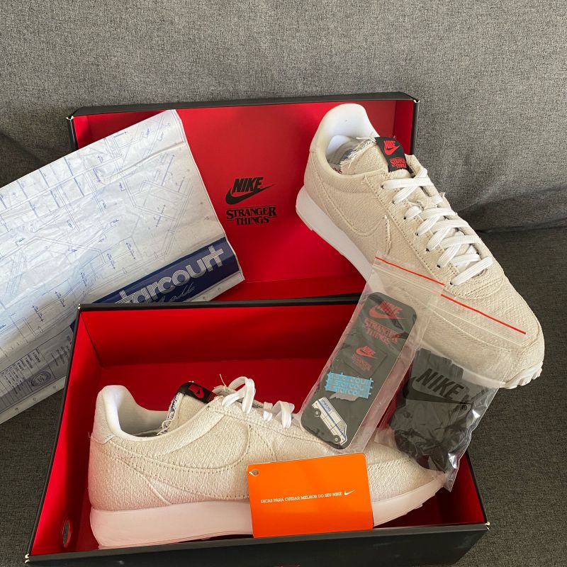 Nike stranger store things tailwind