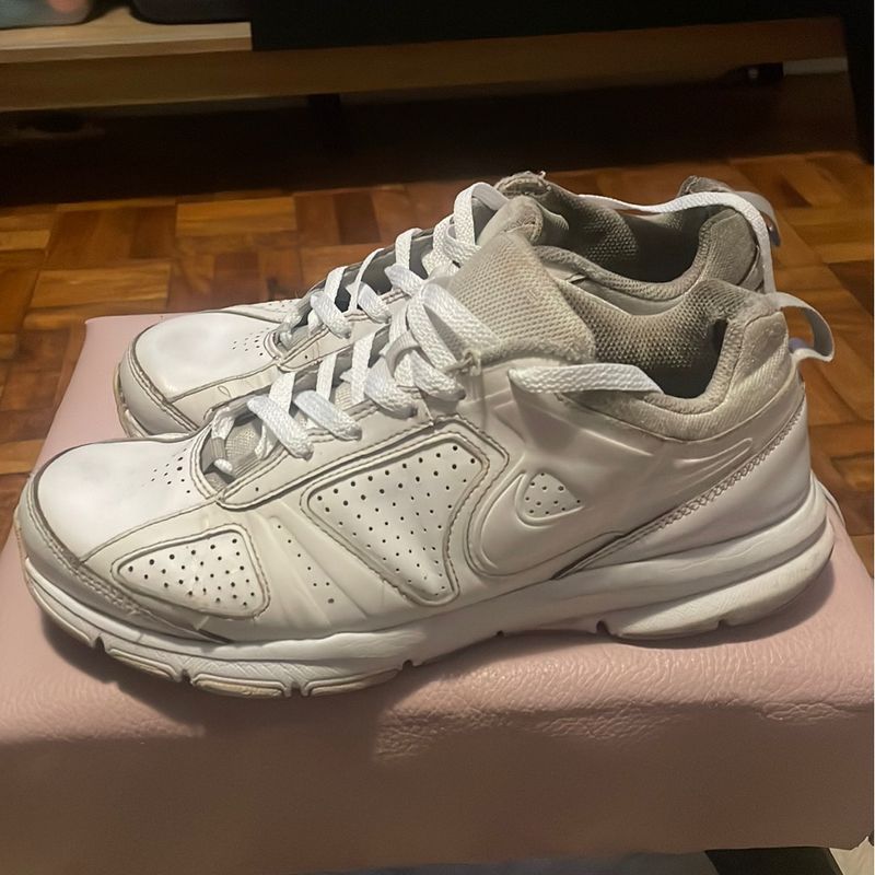 Nike t lite xi sales white