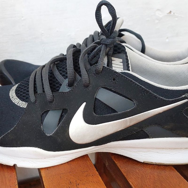 Tenis nike hot sale training cinza