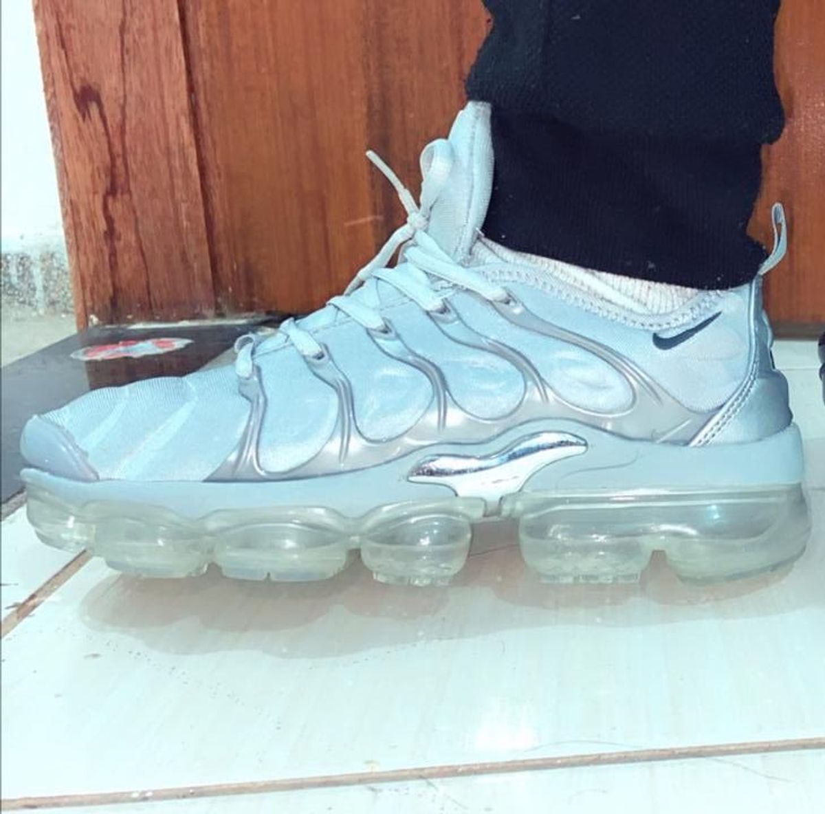 nike vapor max plus all white