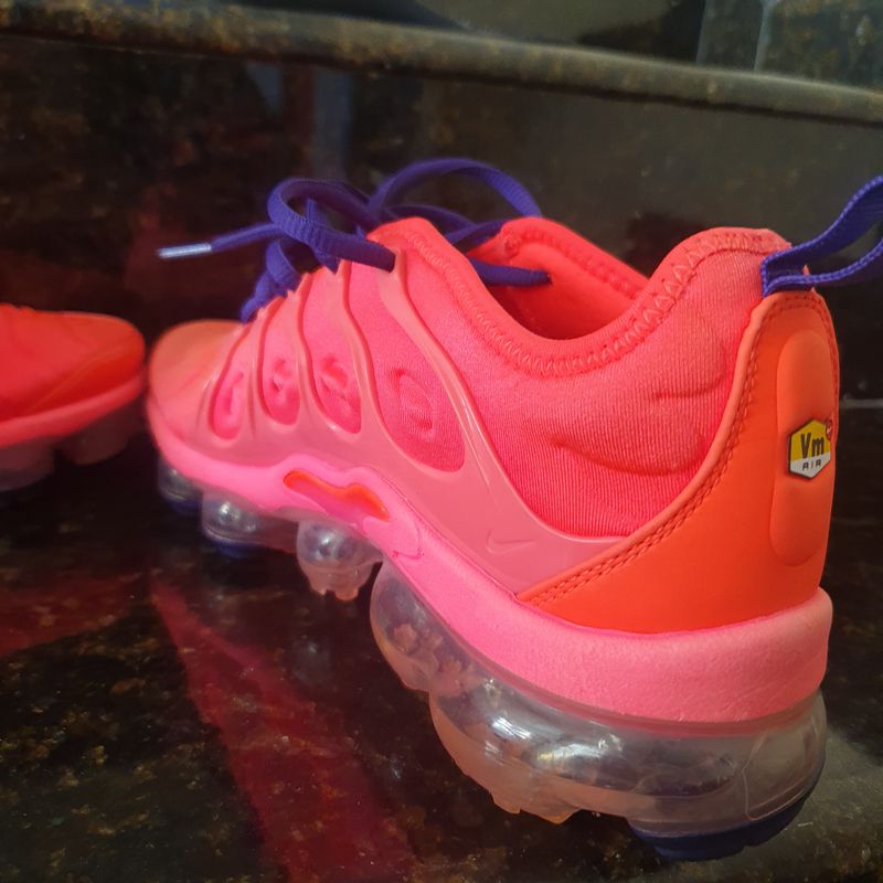 Vapormax plus hot sale feminino rosa