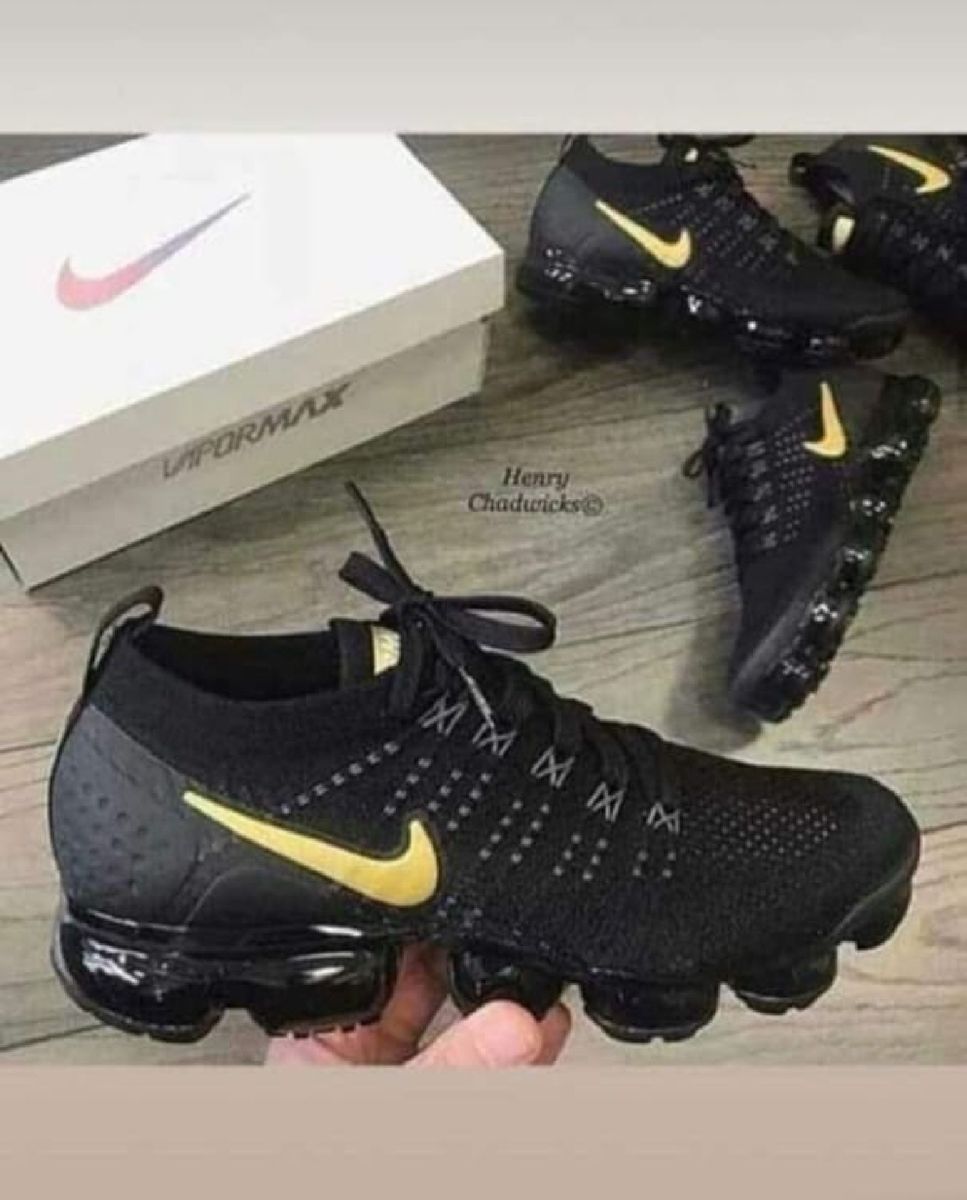 vapormax branco e dourado