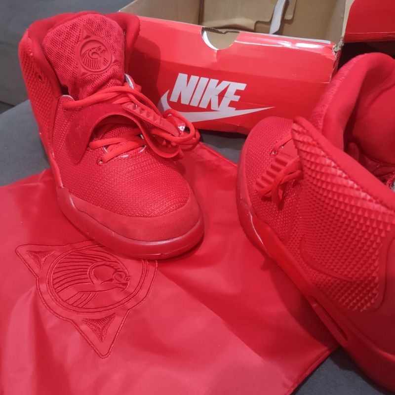 Nike hotsell yeezy vermelho