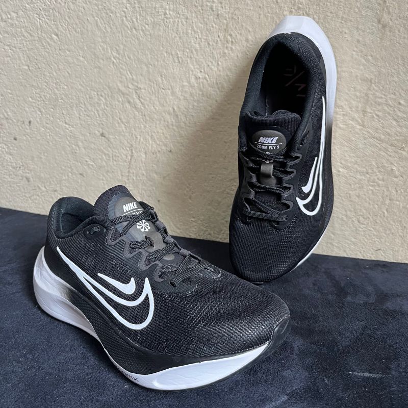 All black zoom fly cheap