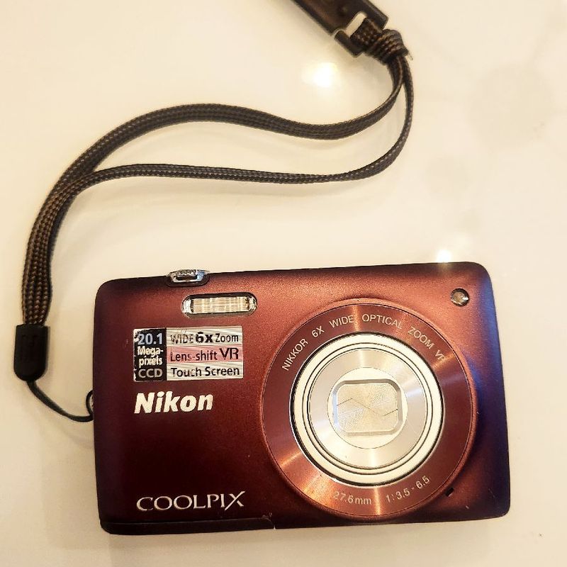 Nikon Coolpix S4400 - 20.1 Mega Pixels - Zoom Ótico 6x - Visor