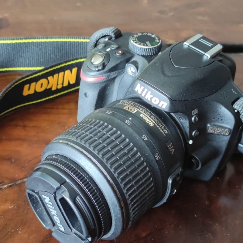 Amazon | Nikon デジタル一眼レフカメラ D3200 ボディー レッド