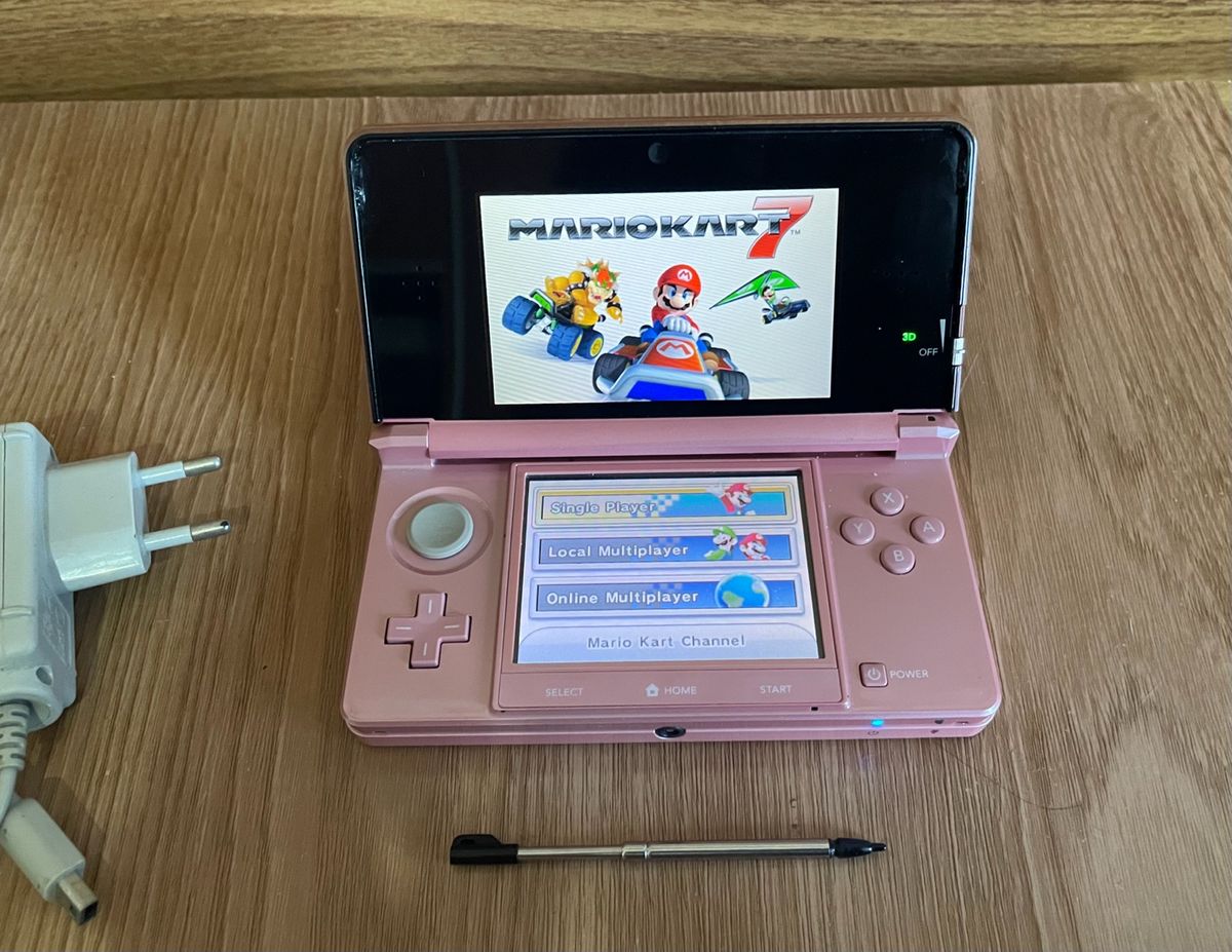 Nintendo 3ds Rosa + Mario Kart 7 | Console de Videogame Nintendo Usado ...
