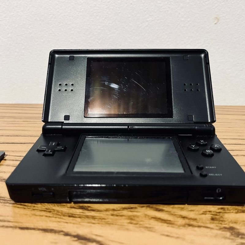 Nintendo Ds Lite Azul + R4 4gb Com Muitos Jogos - Escorrega o Preço