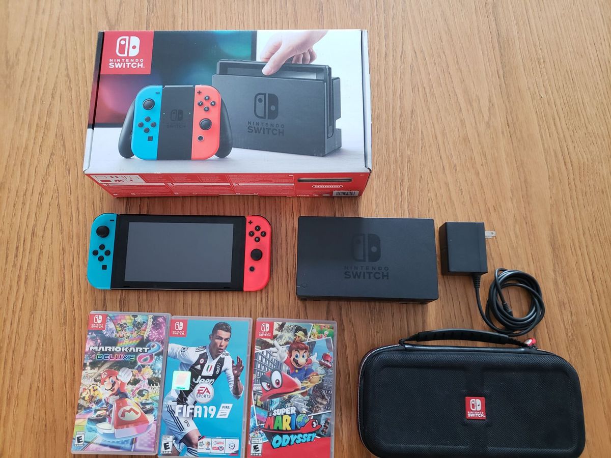 Nintendo Switch 32gb v1 Original Bloqueado (Sem Jogos)