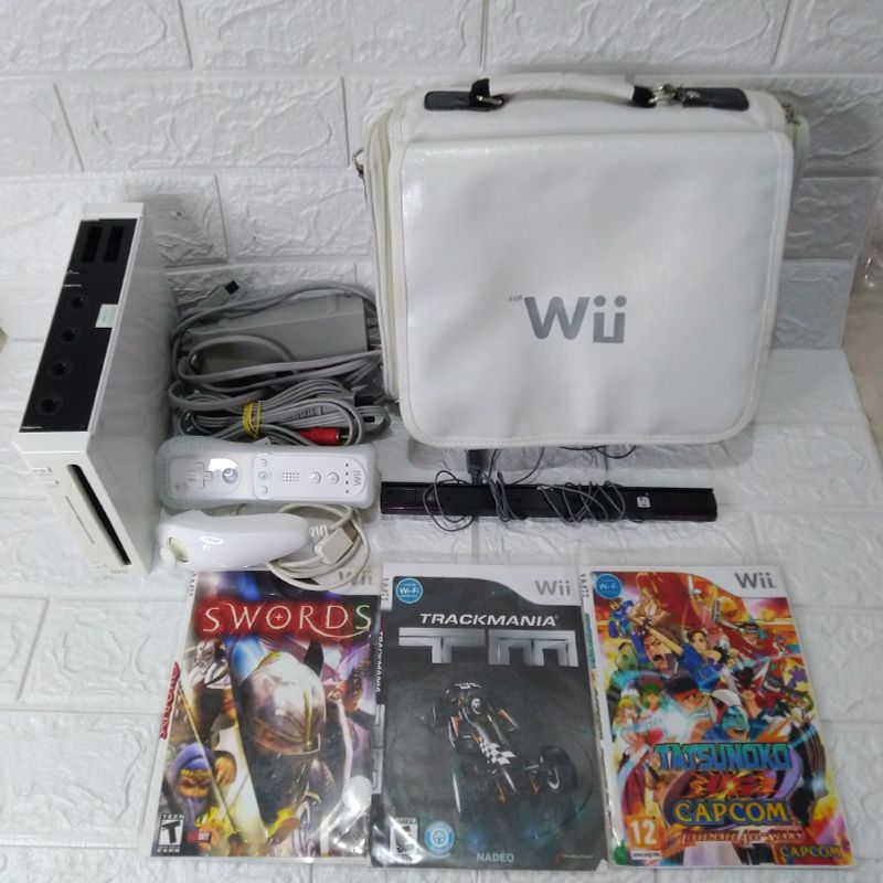 Console Nintendo Wii Desbloqueado Preto ou Branco Seminovo - Troco Jogo  Sudoeste