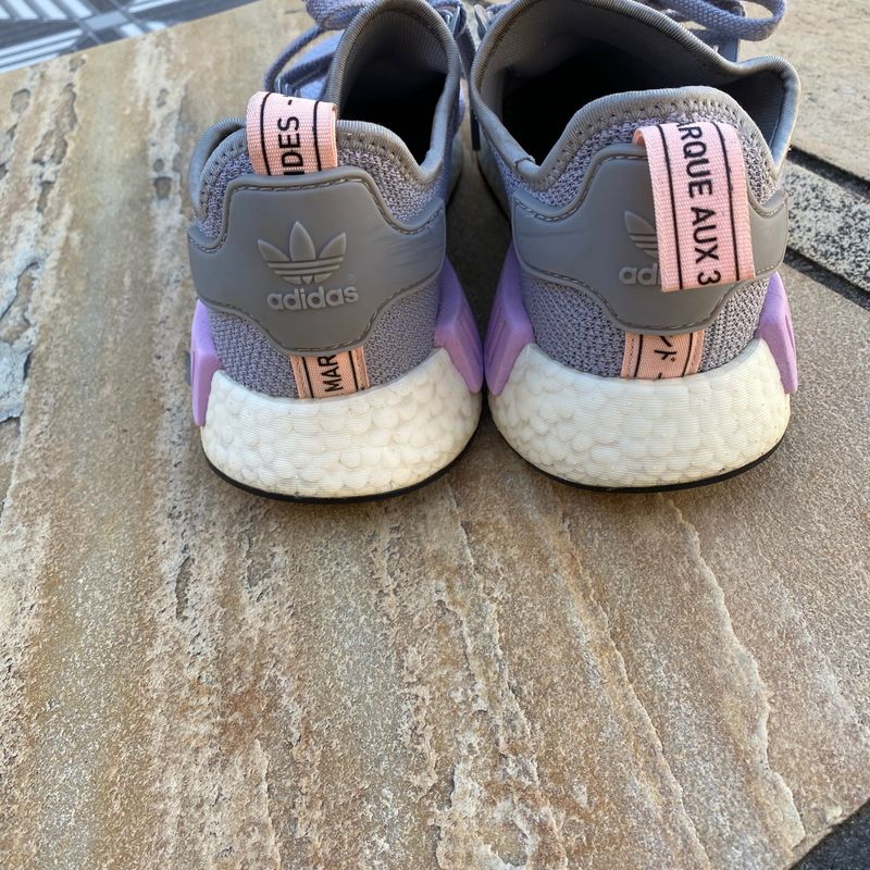 Adidas cinza best sale e rosa nmd