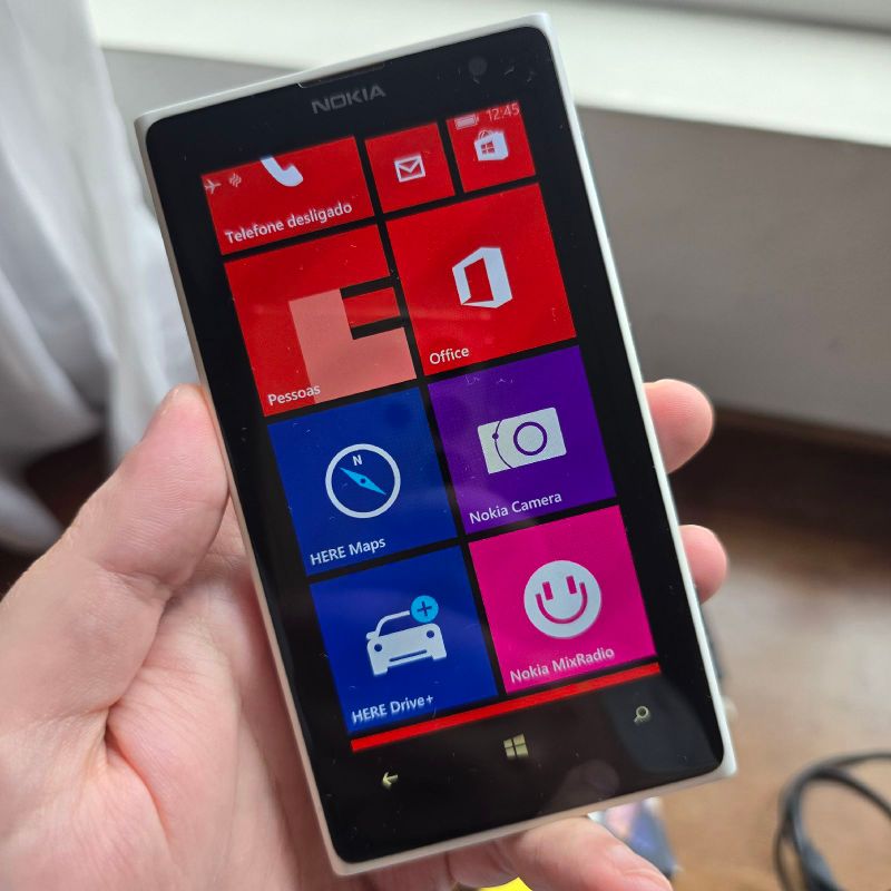 Nokia Lumia 1020 Branco com Camera Grip, Caixa e Acessórios