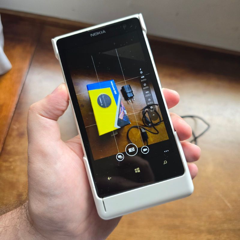 Nokia Lumia 1020 Branco com Camera Grip, Caixa e Acessórios