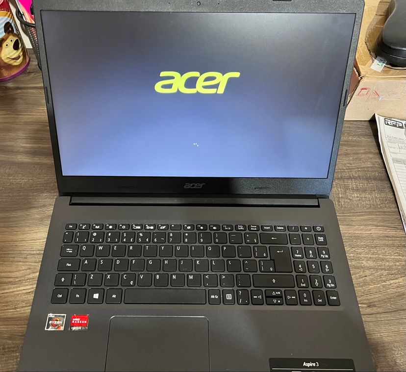 Acer Aspire 3 A315-23: Notebook 15,6'' AMD Athlon, 8GB RAM, 1TB HDD - Nero (Aperto Ma Nuovo, Garanzia 12 Mesi)