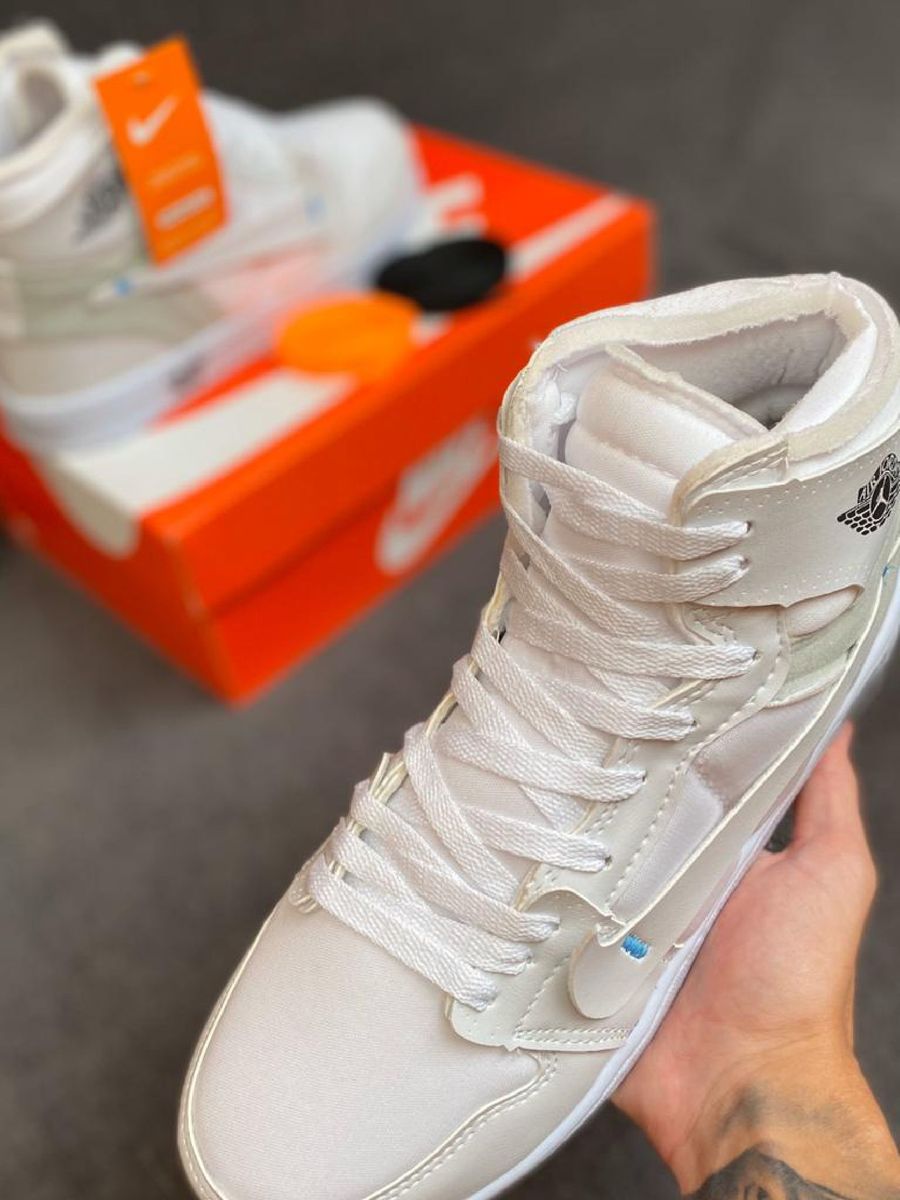 botinha preta da nike