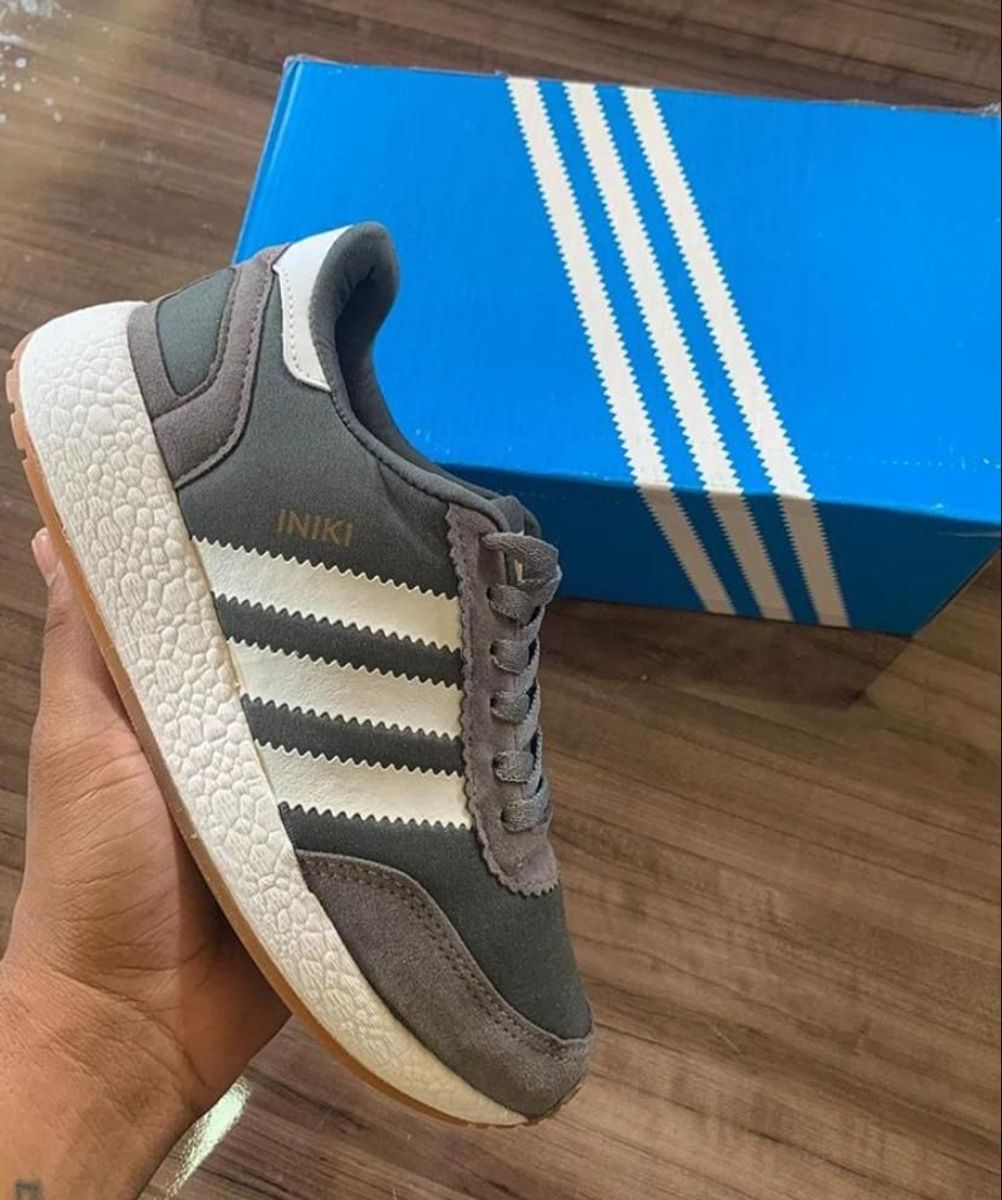 iniki cinza
