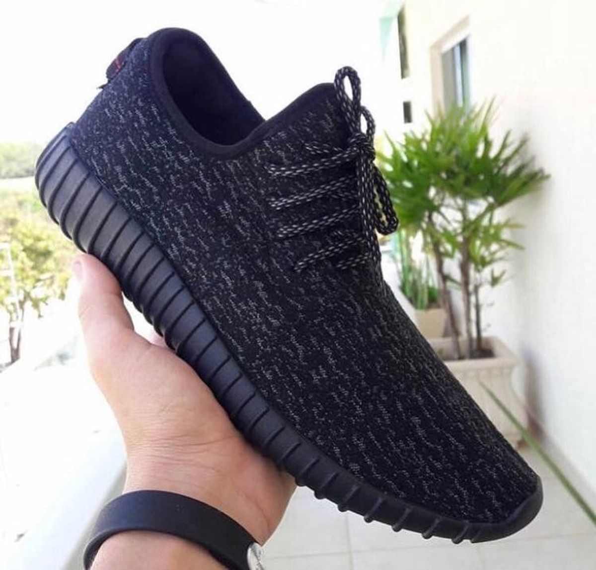 adidas yzy preto