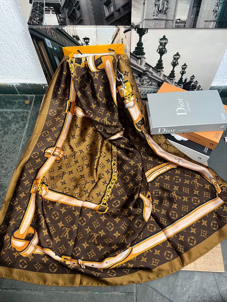 Pashmina Louis Vuitton | Lenço Feminino Louis Vuitton Nunca Usado 40351524  | enjoei