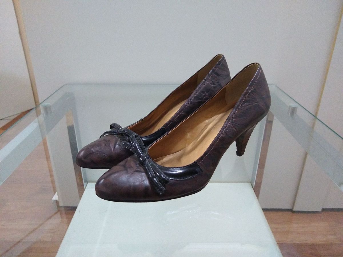 sapato scarpin marrom