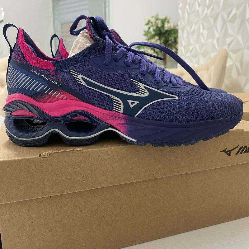 Tênis Mizuno Wave Invictus 3 Marinho / Rosa