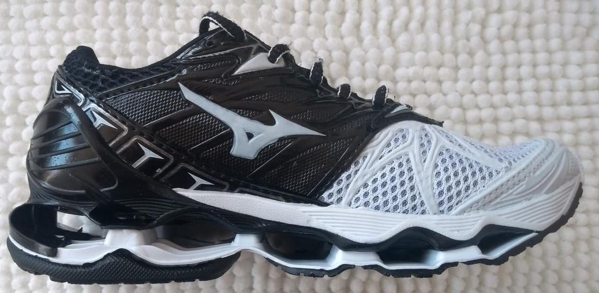 pro 7 mizuno preto