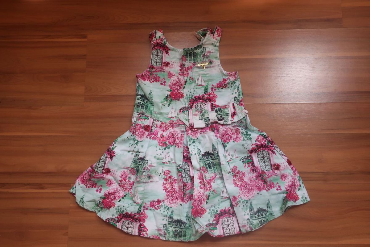 vestido floral infantil carinhoso