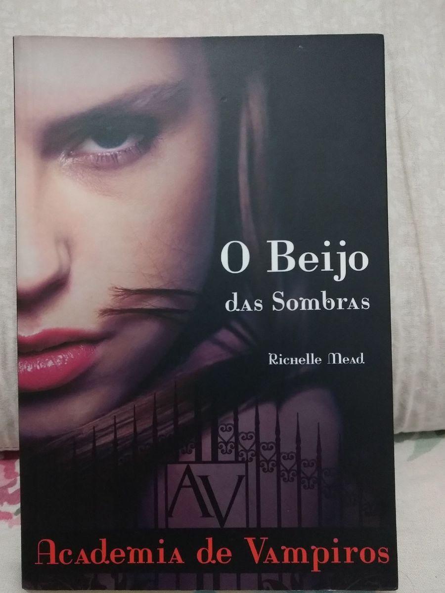 O Beijo Das Sombras | Livro Usado 53652076 | enjoei