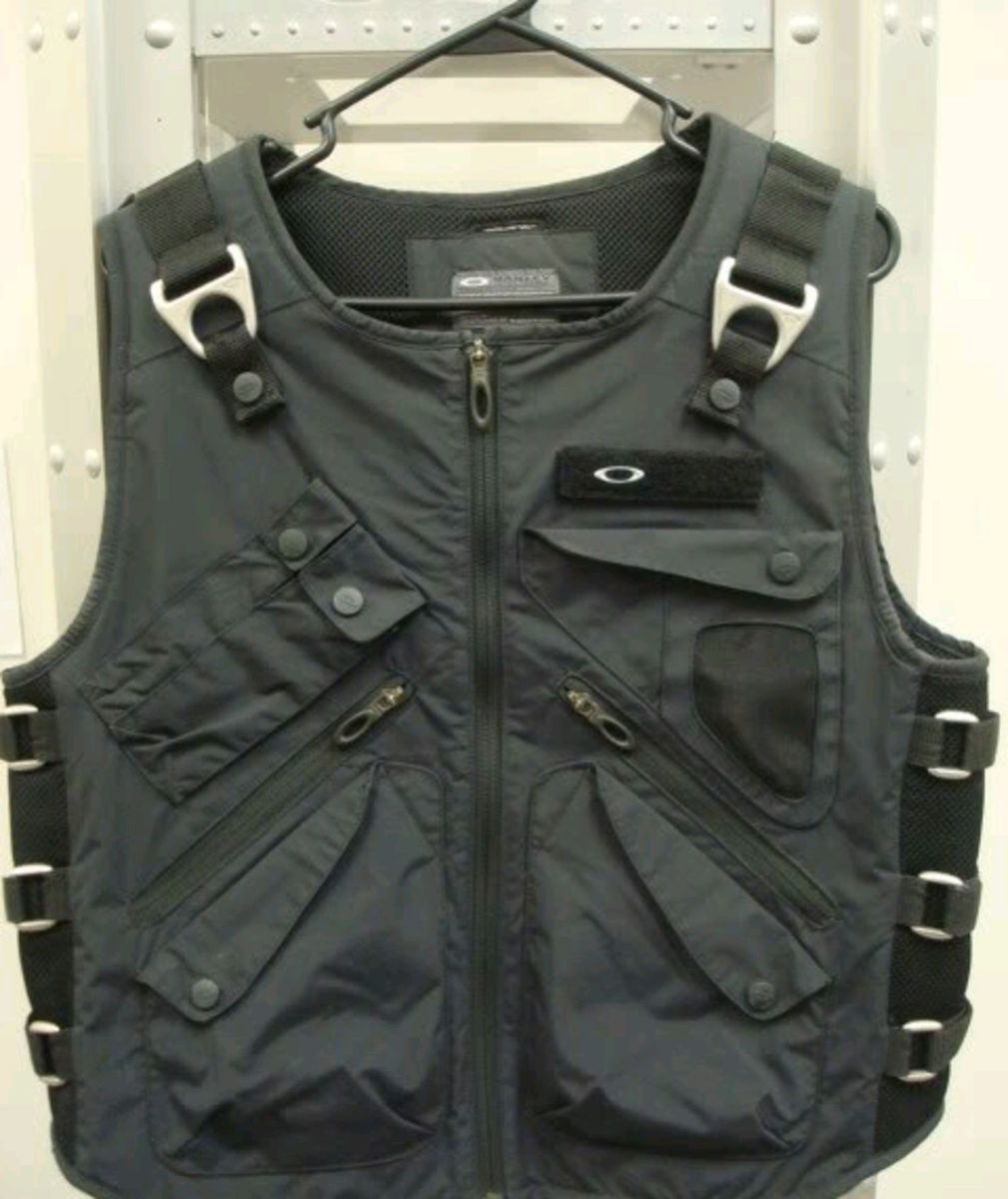 オークリー　Oakley ap vest