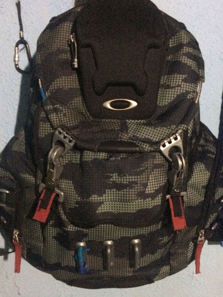 Oakley Bathroom Sink 23 Litros Bolsa Masculina Oakley Usado 21004837