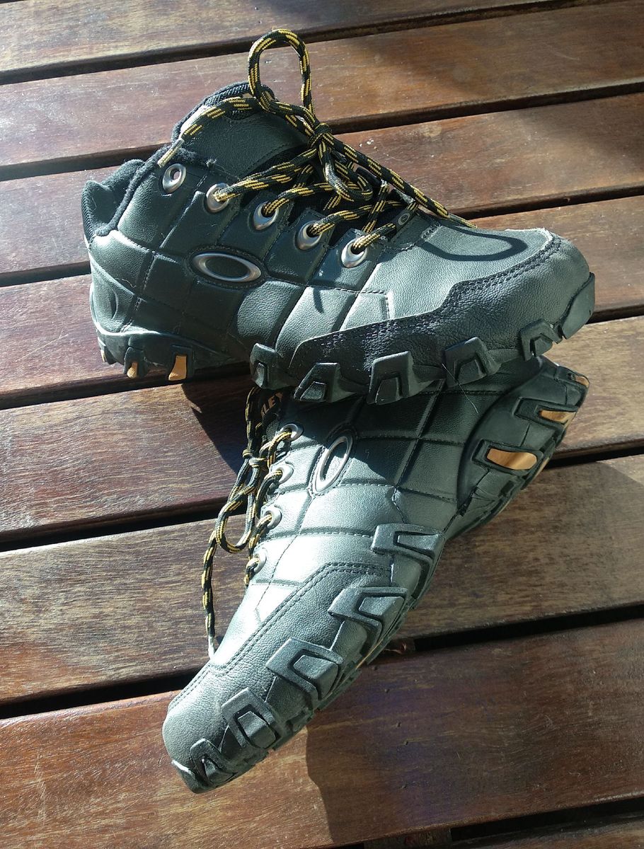 bota oakley hammer