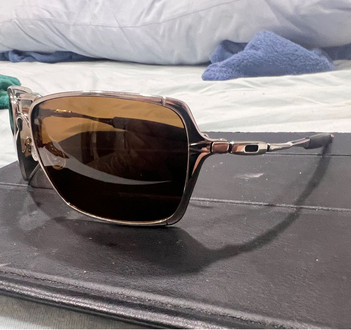 Oakley Inmate Polished Chrome | Óculos Masculino Oakley Usado 100300346 ...