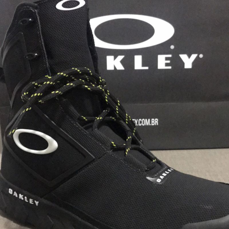 Bota oakley masculina cano 2024 alto