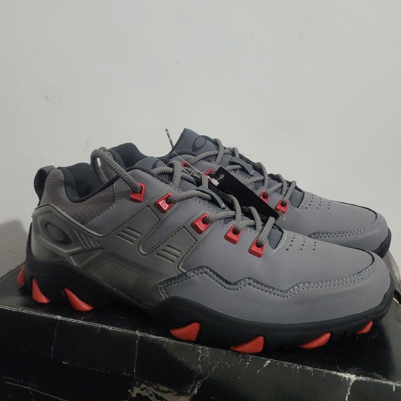 Oakley titanium shoes online