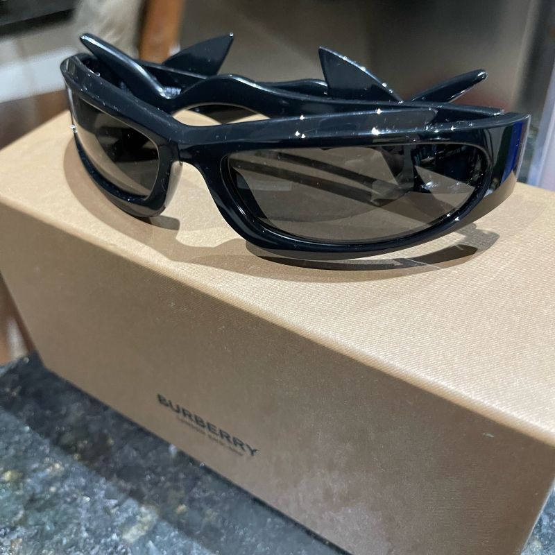 Oculos Burberry Be4399 Shark Óculos Feminino Burberry Nunca - Main Image