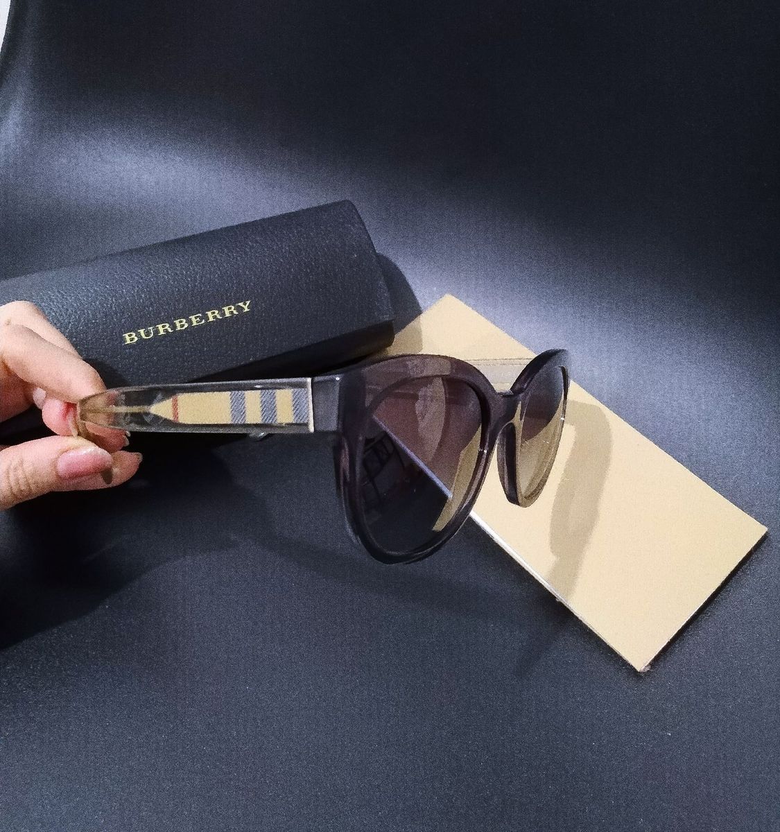 Oculos de Sol Burberry Orginal com Garantia de Autenticidade Oculos de  Gatinho | Óculos Feminino Burberry Usado 33496376 | enjoei